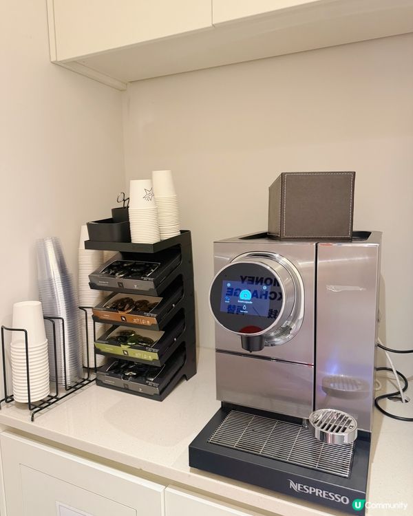 Coffee shop☕️ 皮膚科🏥 酒店🏨 一站式服務!