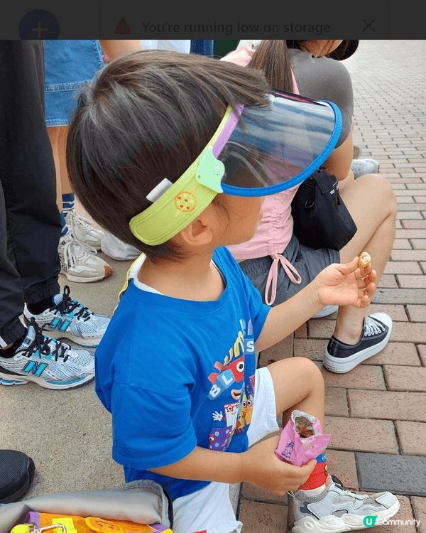 帶小朋友到公園是最佳的選擇，他們可以接觸不同年齡，國藉的小朋...