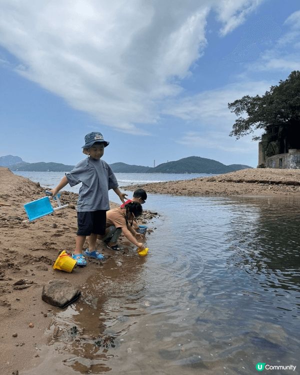 香港 - 香港有很多地方如郊外、沙灘都好值得去。 相中係瀑布...
