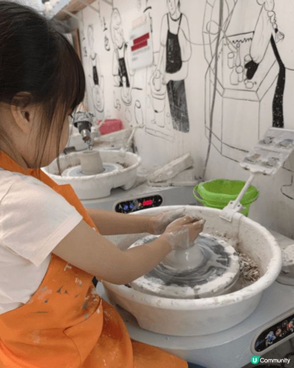 親子好去處推介深圳大芬油畫村，一家人可以欣賞畫作藝術品，擴闊...