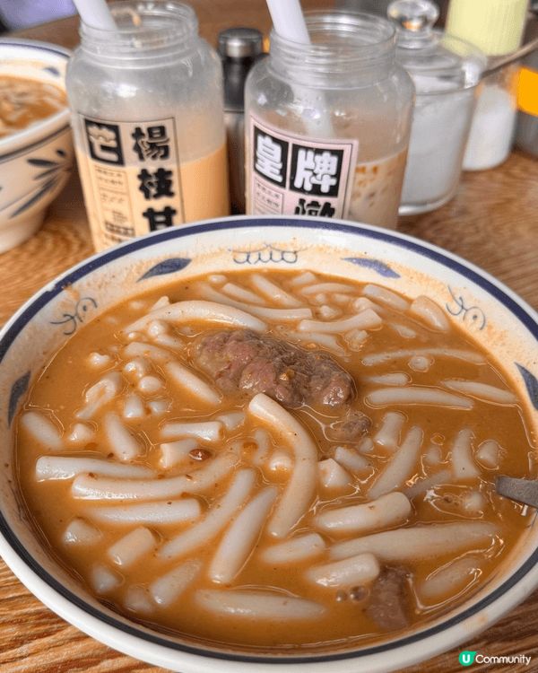 長洲小島熱鬧又迷人，琳瑯滿目，街頭芒果糯米糍香甜軟糯，餐廳蓮...