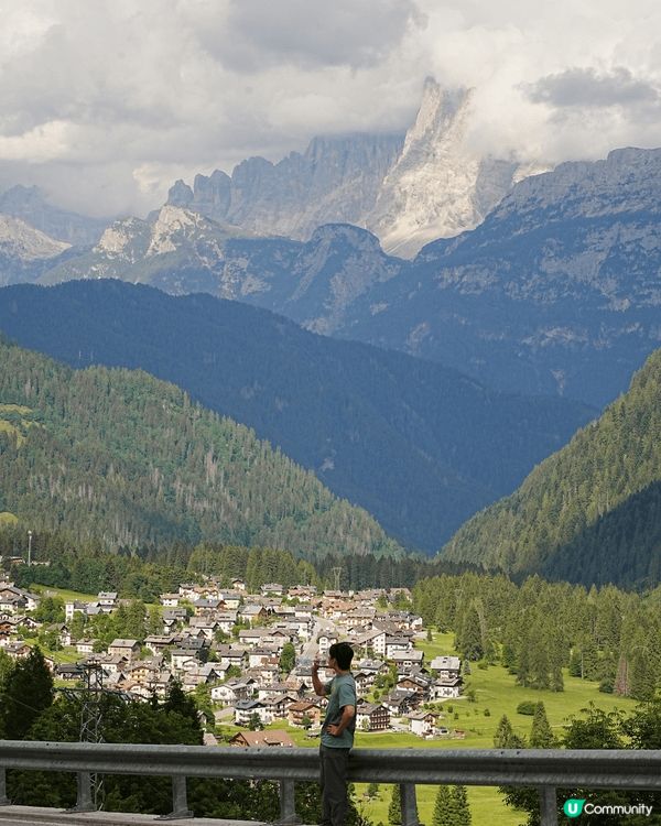 兩星期前攝於義大利北部dolomites山脈內的一個小鎮。果...