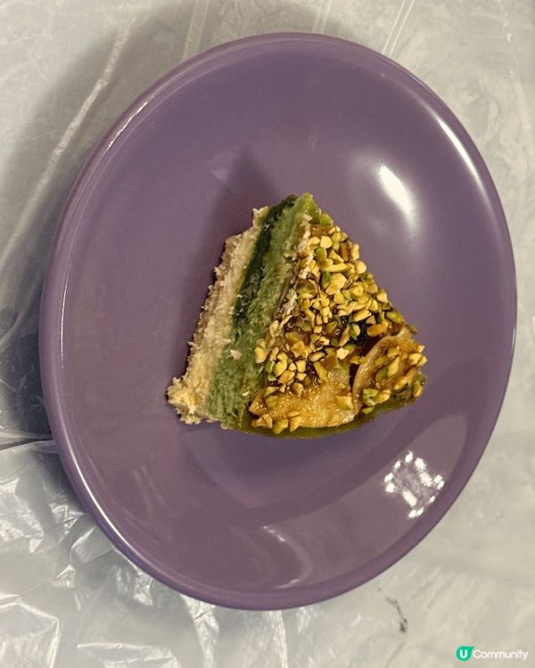 東海堂的開心果焦糖脆脆芝士蛋糕$85，焦糖脆皮好好食😋開心果...