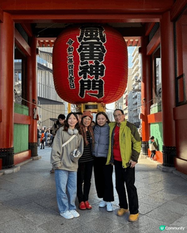開開心心與一家人去日本旅行在飛機上拍攝富士山及風雷神門廟寺！