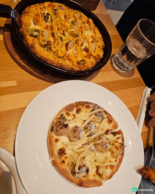 留在香港亦可以品嚐美食! Pizzahut全新榴槤批，雙層千...