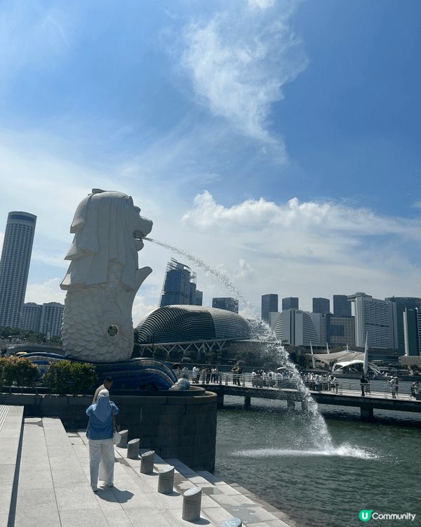 魚尾獅是新加坡地標，魚尾獅公園位於濱海灣河畔，取景條件非常適...