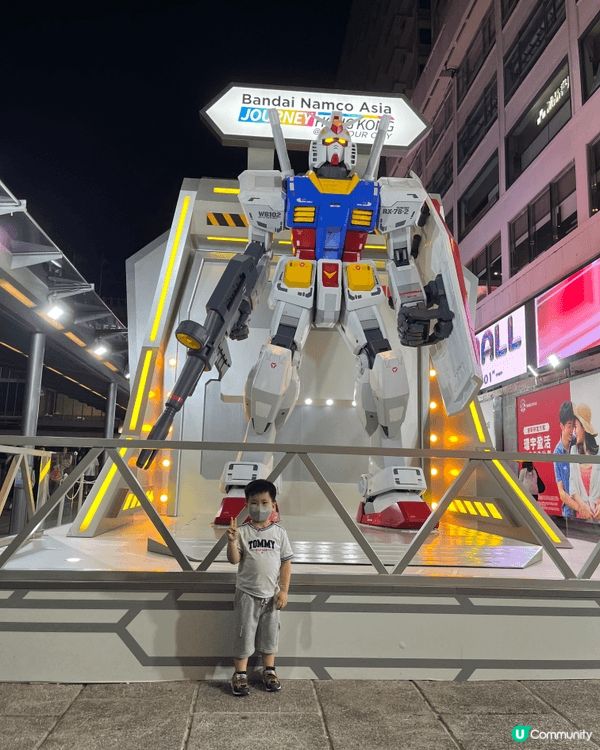 親子遊香港迪士尼樂園，除咗玩之外，一定要食小小小世界遊樂設施...