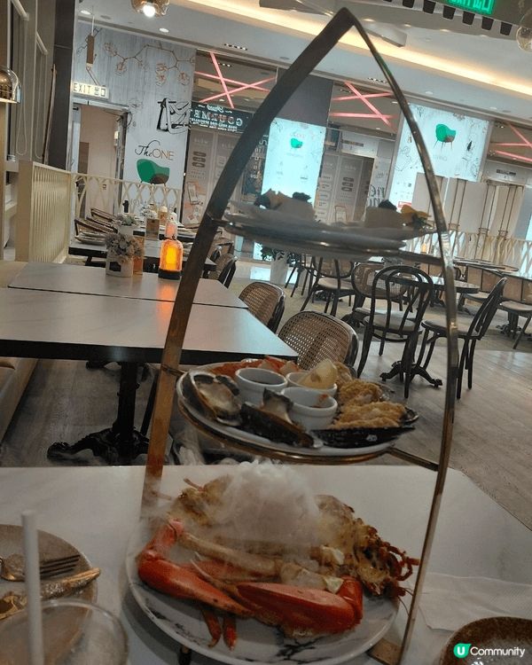 位於The One 的Fast Gourmet，菜色有特式，...