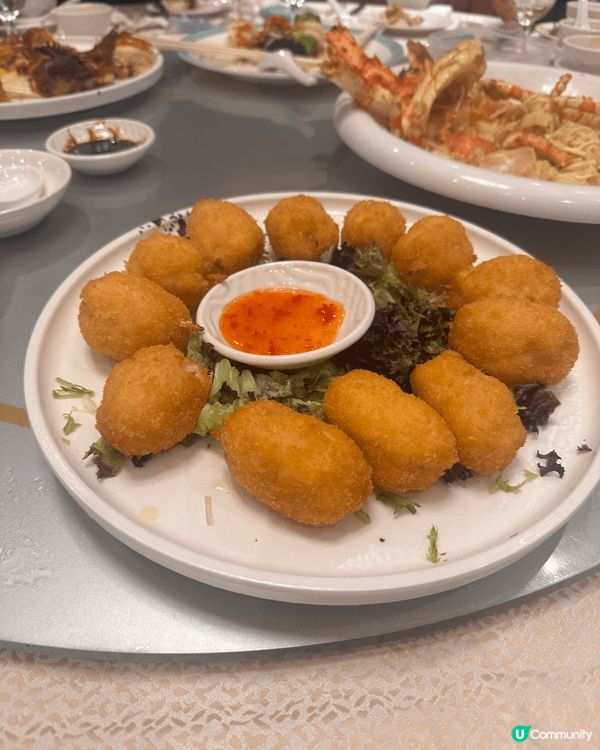 香港最高既大廈唔只100層，位置香港九龍站，飽覽整個維多利亞...