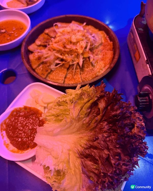 第一同第二是韓國料理，包菜豬腩肉&魚膏. 第三張是在鹽田食的...