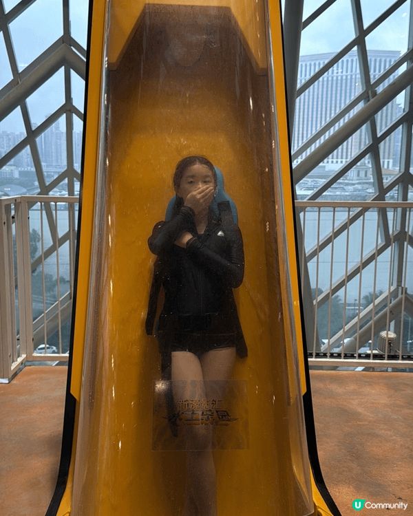 澳門新濠影滙水上樂園，有衝浪板玩耍，讓人能在安全的環境中進行...