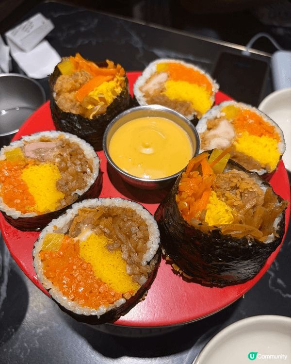 以上的圖片是在兩間韓國餐廳的食物，一間是青年大邦，一間是五福...