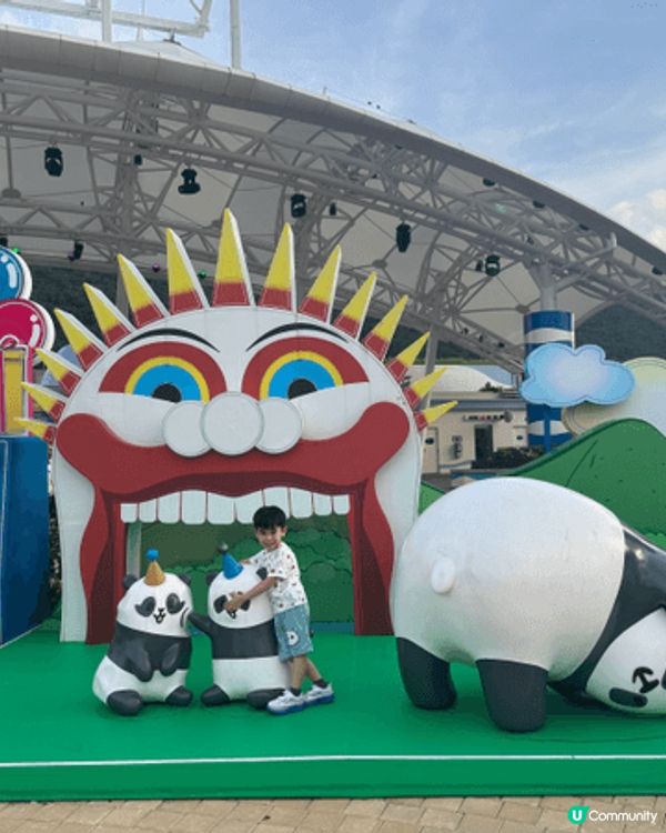 海洋公園必去嘅打卡熱點一定係Sanrio系列同熊貓仔既巨型佈...
