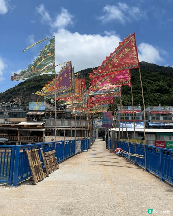 索罟灣位於南丫島東岸，是一個充滿漁村風情與歷史遺跡的海灣。這...