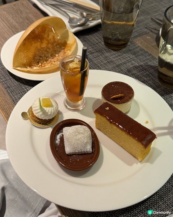 超出色buffet🤤必食芝士包！燉湯！