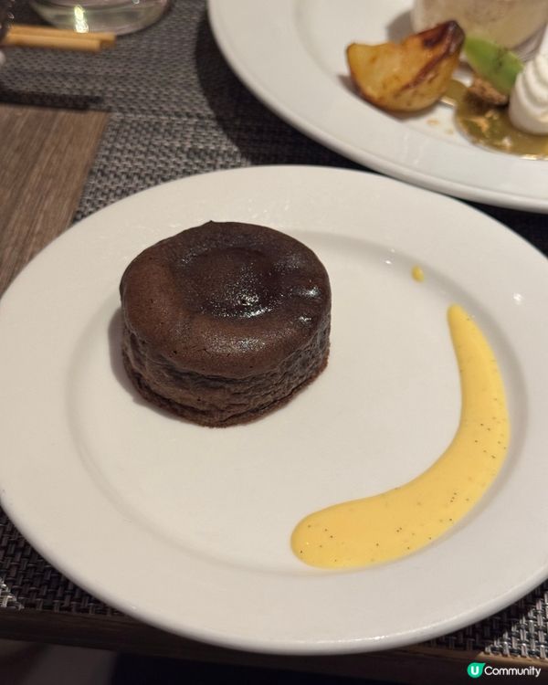 超出色buffet🤤必食芝士包！燉湯！