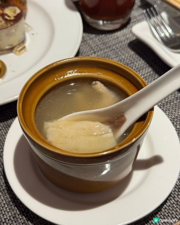 超出色buffet🤤必食芝士包！燉湯！
