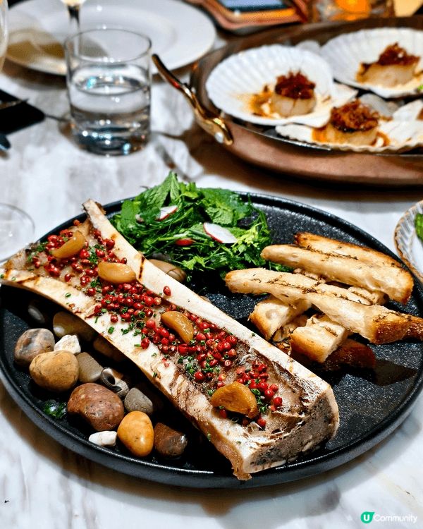 位於中環蘭桂坊加州大廈24樓的 Porterhouse Se...