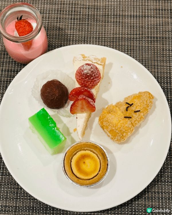 聽聞沙田帝都酒店柏麗廳自助晚餐座無虛席，今晚趁老公生日，特地...