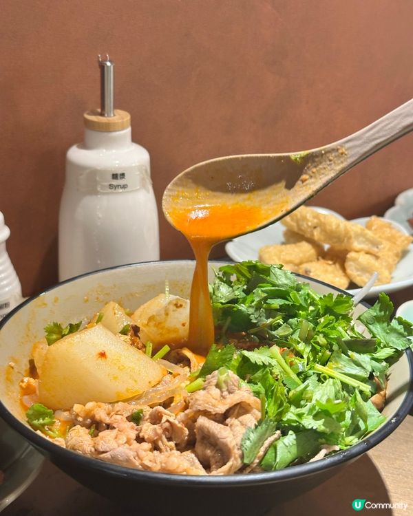 試試新米線店·湯底惹味