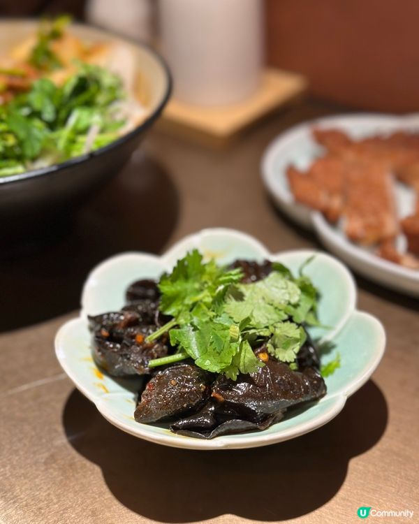 試試新米線店·湯底惹味