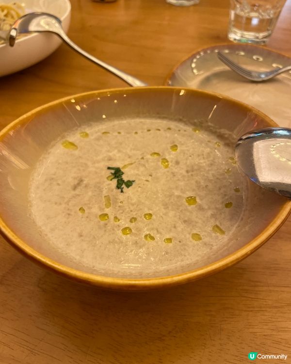 海雅繽紛城呢間COMMUNE,日頭係復古西餐廳,夜晚變身微醺...