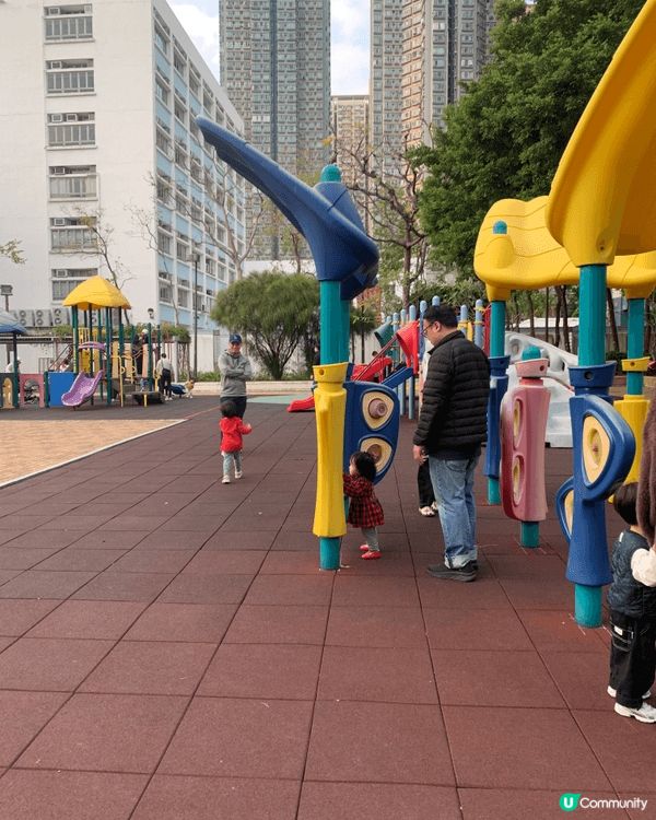 寶康公園在將軍澳，地方比一般公園大，很適合帶小朋友去「放電」...
