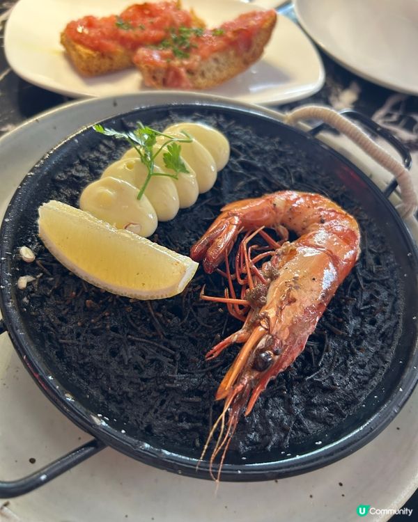 再次同朋友到中環大館這間歷史建築風格的西班牙🇪🇸餐廳🍴喜歡其...