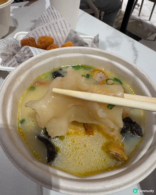 觀塘超人氣花膠雞米