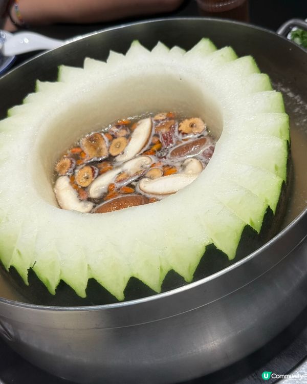 脆肉鯇套餐238元，餐有脆肉鯇，有鹽焗雞，有菜