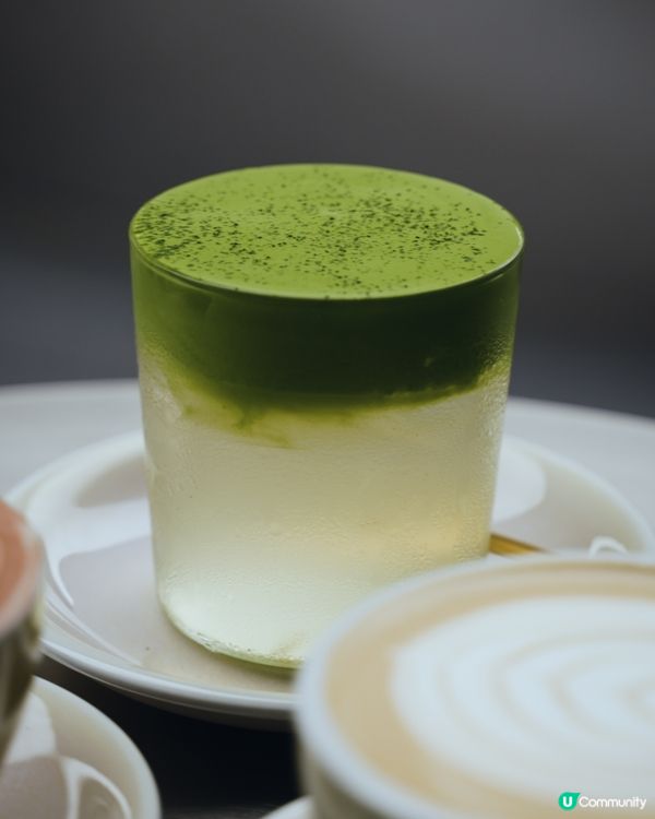 中環天橋爆紅未來感Cafe 歎精品咖啡＋中環限定糕點兼做慈善                                                    