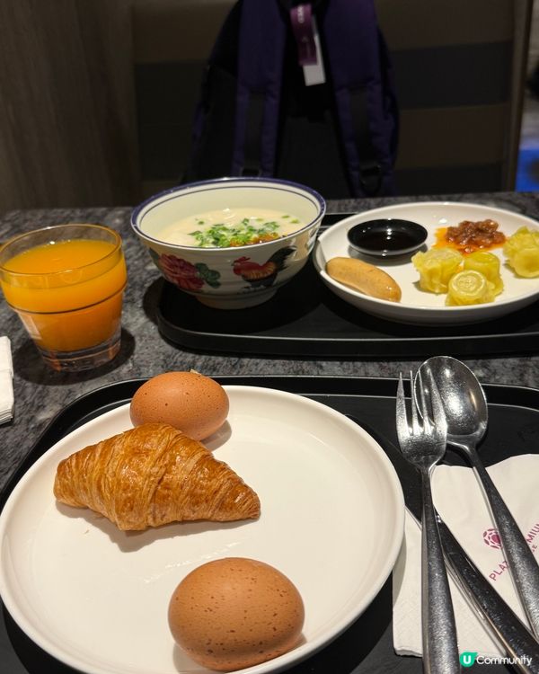 機場lounge在一號附近，食返個早餐等上飛機