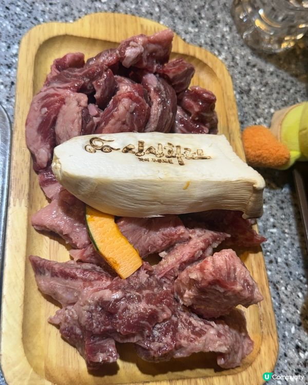 弘大食燒牛肉，豬肉