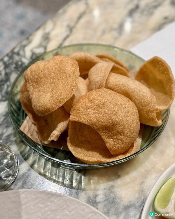 發現一間冷氣充足的深圳泰菜