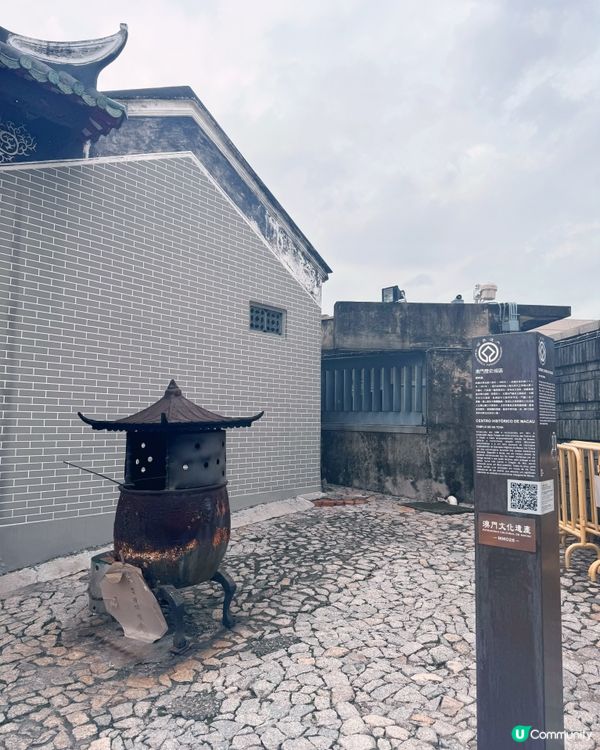 哪吒廟祈福體驗中西文化交融