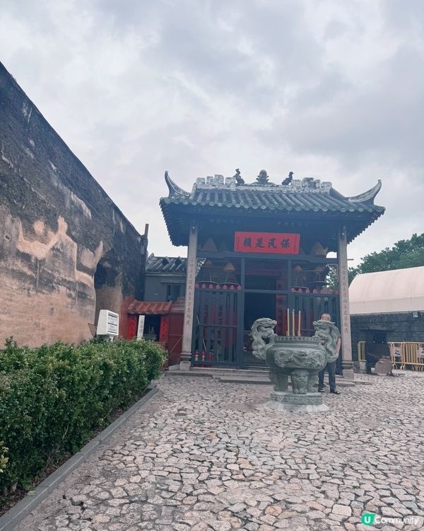 哪吒廟祈福體驗中西文化交融
