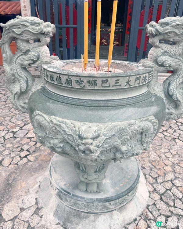 哪吒廟祈福體驗中西文化交融