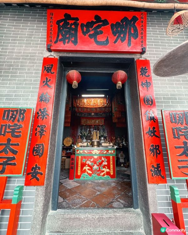 哪吒廟祈福體驗中西文化交融