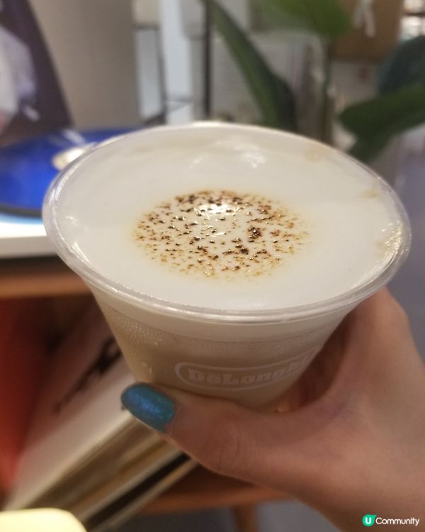 一邊聽黑膠，一邊喝咖啡！正啊