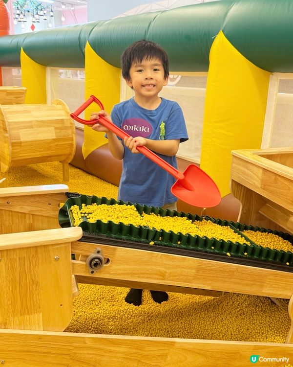 Adrian係香港都一定要玩就係充氣樂園, 今個夏天佢鎖定💟...