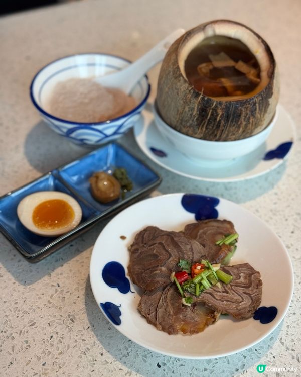 椰子燉雞湯 世一