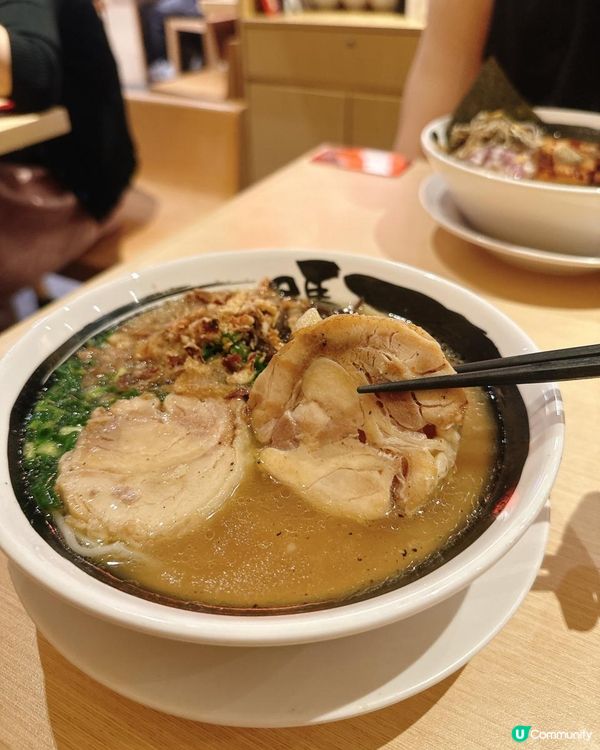 【最強濃厚豬骨雞骨醬油拉麵
