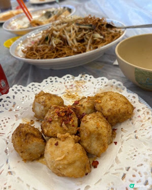 【鴨脷洲食記】鴨脷洲熟食中心翻新完成啦 ♥ 去食件一口西多。招牌炸三寶 。椒鹽魚蛋。事頭婆炒麵