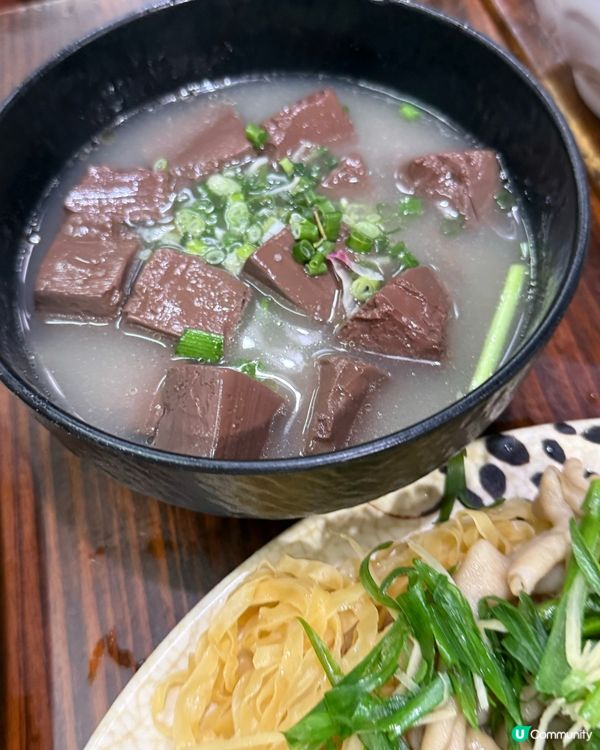 茶餐廳晚餐，鵝腸撈麵，新鮮魚皮，韭菜豬紅，白鱔飯，豬潤魚腩粥