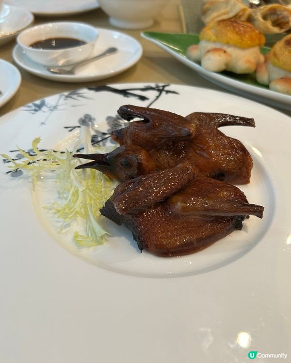 中上環有間高級中菜館, 環境富中式華麗裝潢設計,點心🥧小菜都...