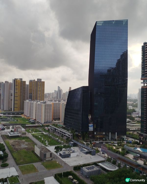 俯瞰港鐵啟德站廣場