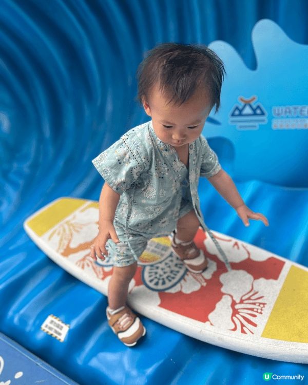 我最喜歡和仔仔一起去不同地方打卡！夏天的話當然首選玩水啦！海...