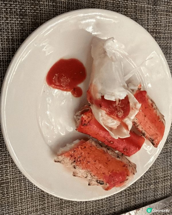 北角歷山酒店萬麗咖啡室推出自助餐,食物豐富,可以任食蟹腳､麵...