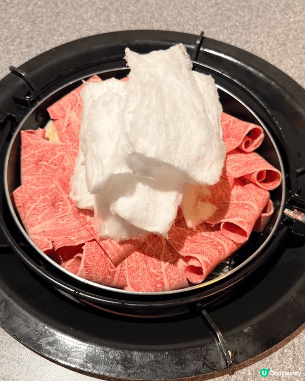 去到日本緊係要去食壽喜燒，牛肉上面加上棉花糖真係好sweet...