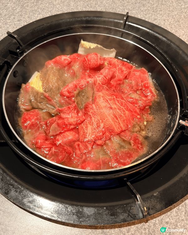 去到日本緊係要去食壽喜燒，牛肉上面加上棉花糖真係好sweet...